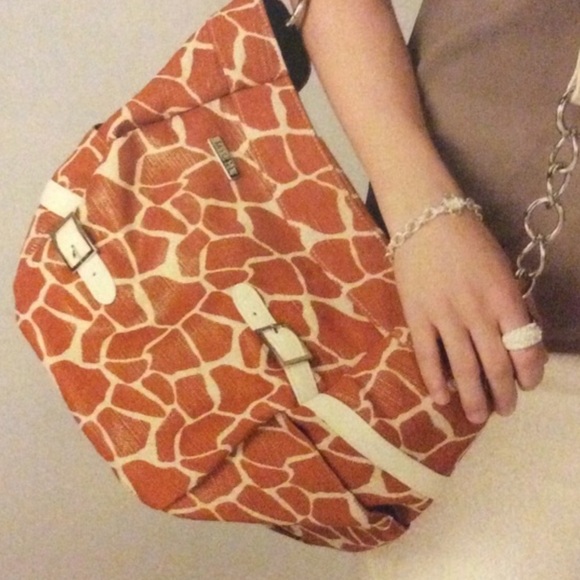 Gianna Shell - Picture 2 of 3